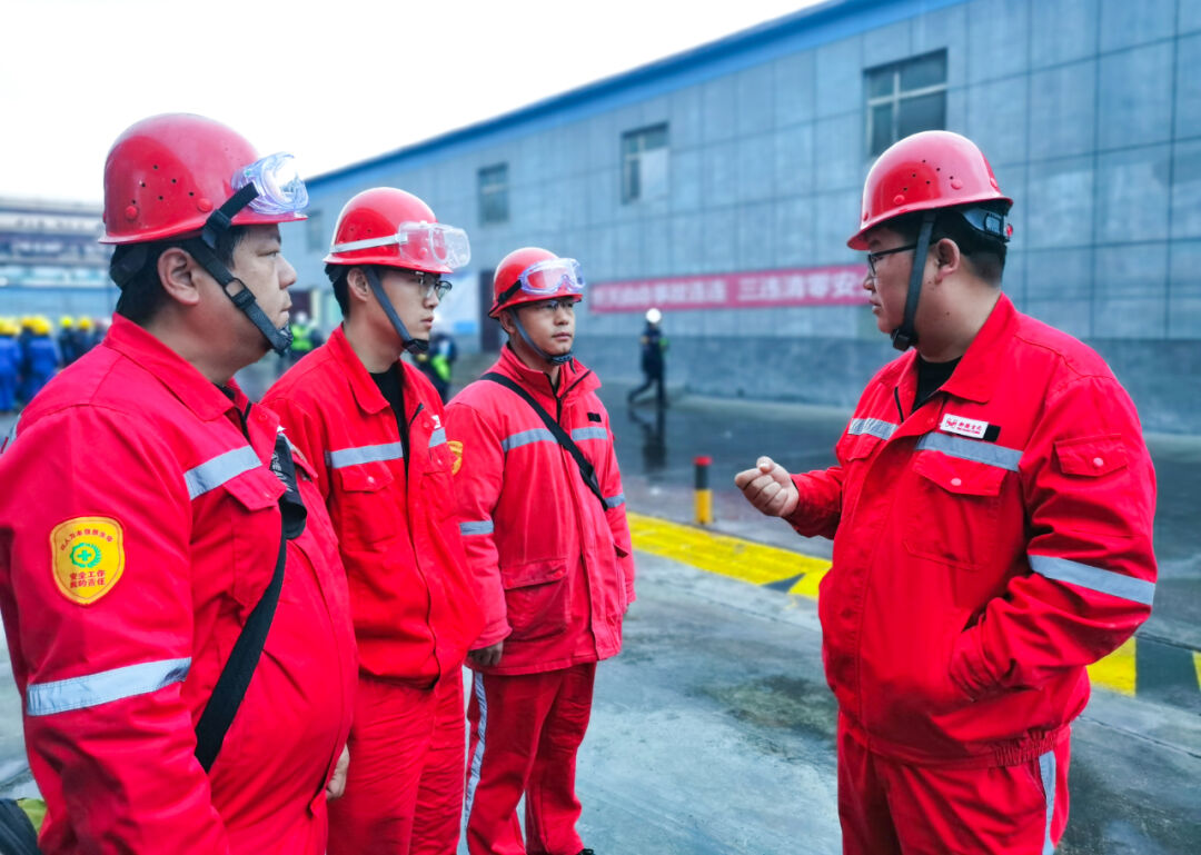 新疆宜化：直擊大修一線，看他們奮戰(zhàn)的身影(圖8)